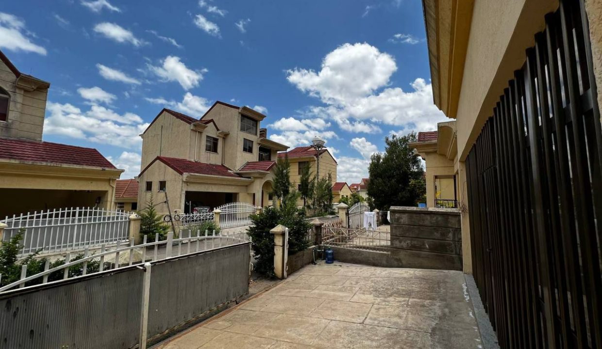 Four Bedroom House for Sale in CMC (5)