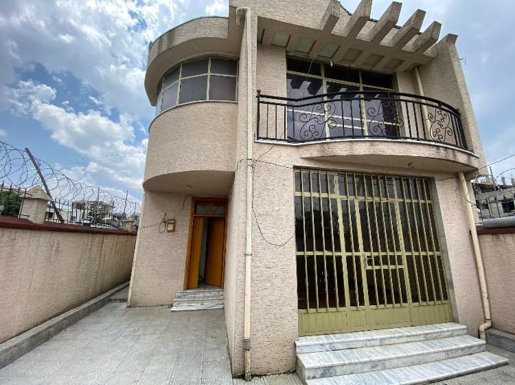 Three Bedroom House for Sale in Ayat (1)