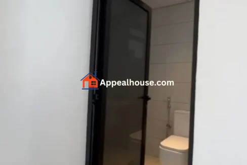 1758733719643_fxeemd6l9d8_1758733697551_hizkjgs8nqc_photo_9_20250924_200726